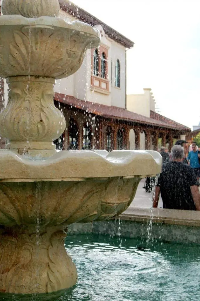 Taking your family to Disney Springs? Don't miss this Disney Springs Scavenger Hunt as well as 10 things to see at Disney Springs for Families. #DisneySprings #Disney 