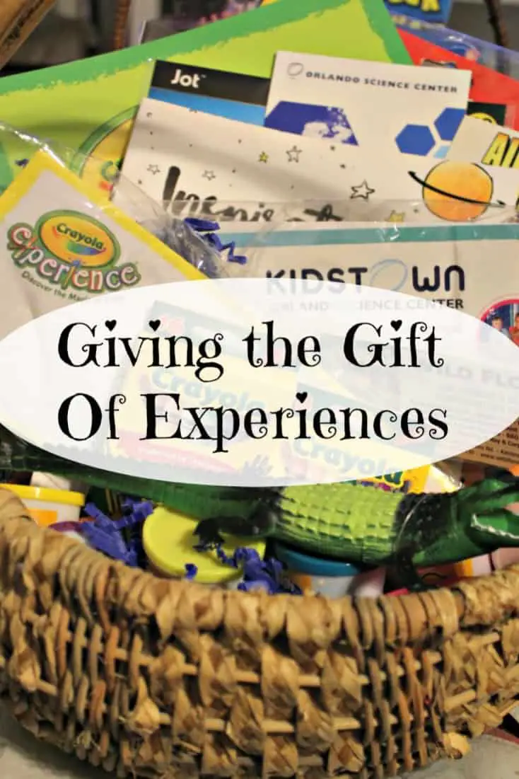 Thinking about gifting an experience? Don't miss these tips for giving the gift of experiences in a fun way. Check out these fun gift basket ideas and experience gift tips. #GiftGiving #Holidays #Gifts 